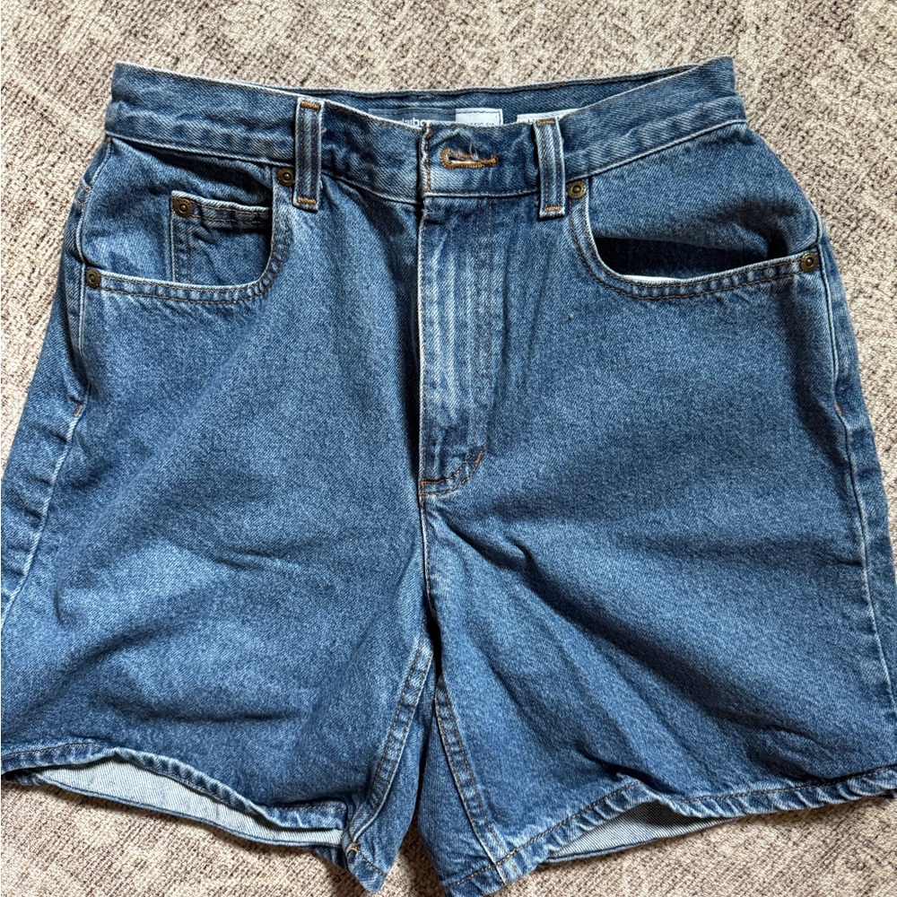 Liz Claiborne Mom Jeans High-waisted Denim Shorts 
Vintage Size 4 Medium Wash